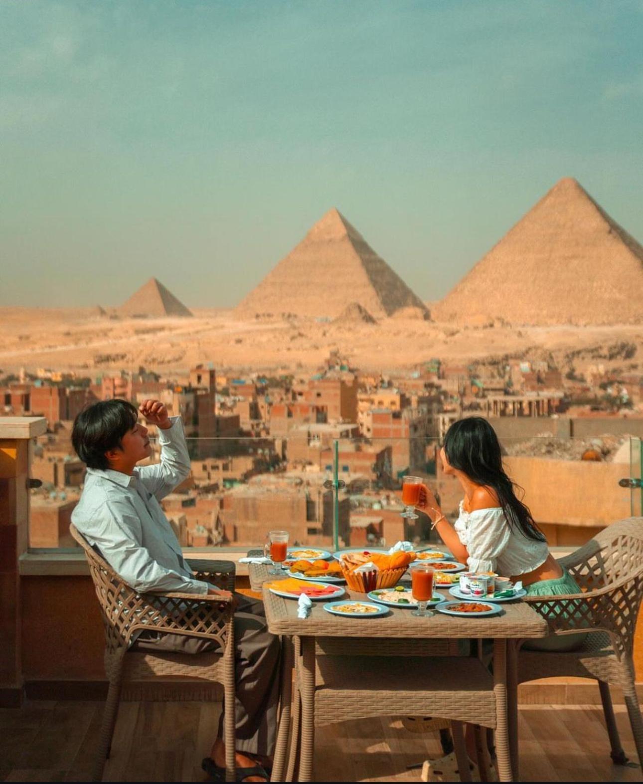 Celia Pyramids View Inn Nazlet el-Sisi Bagian luar foto